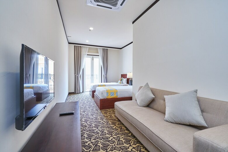 Hotel Oyo Home 89377 The Platinum Suites