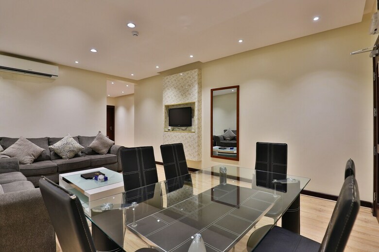 Apartamento Oyo 297 Devoli Casa Furnished Suites