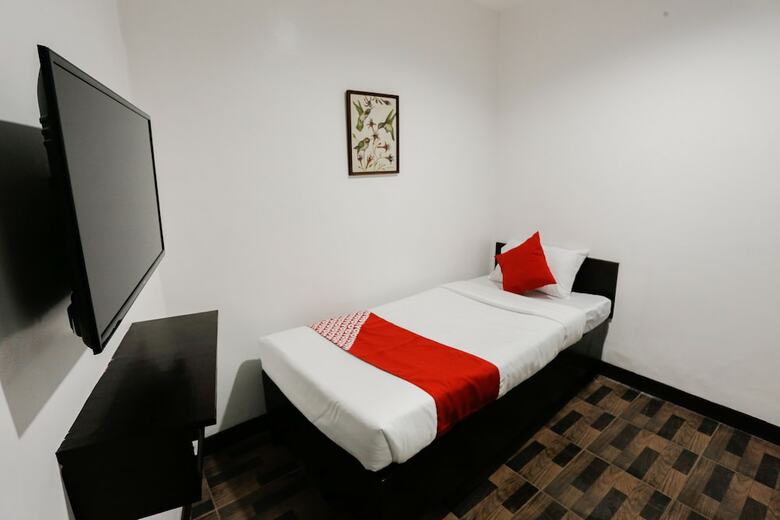 Hotel Oyo 214 Ell�s Pension House