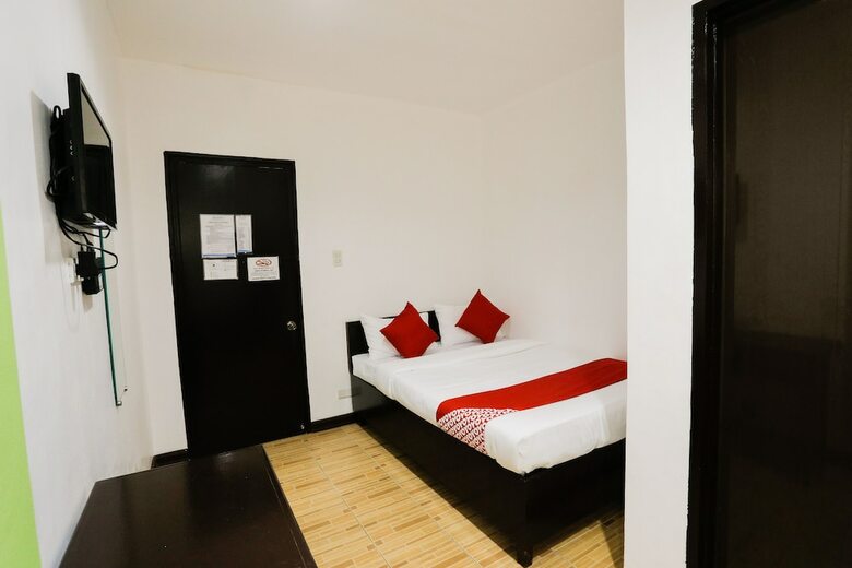 Hotel Oyo 214 Ell�s Pension House