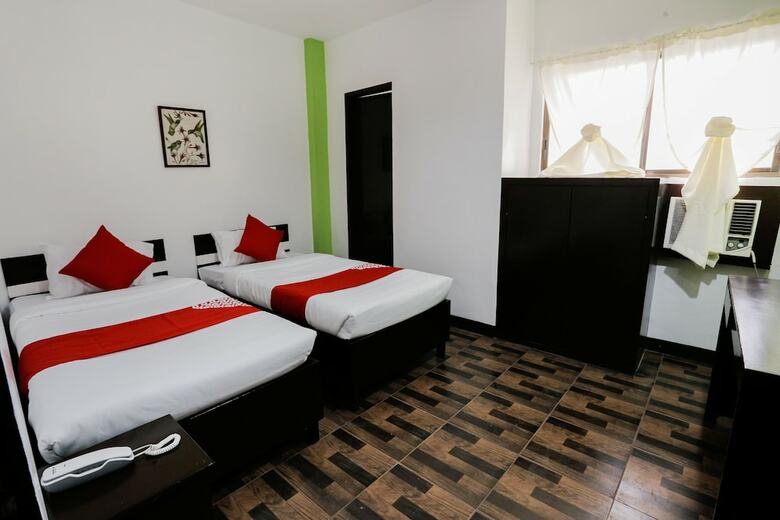 Hotel Oyo 214 Ell�s Pension House