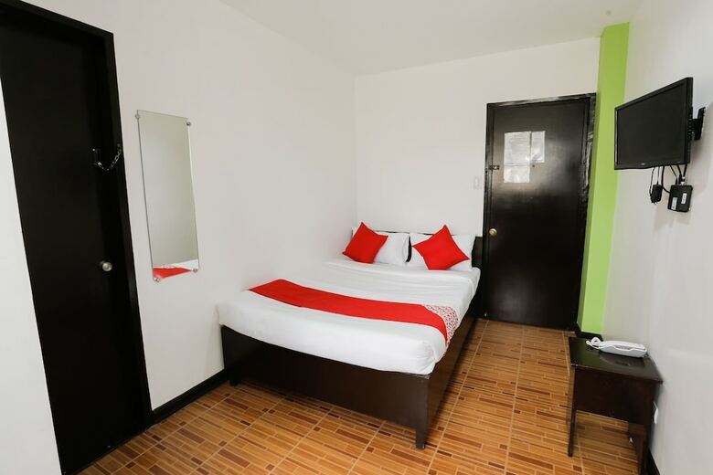Hotel Oyo 214 Ell�s Pension House