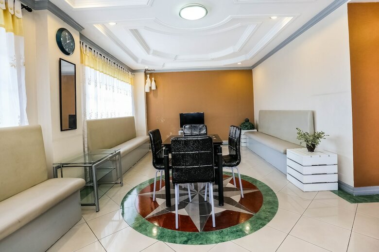 Hotel Oyo 250 A&b Complex
