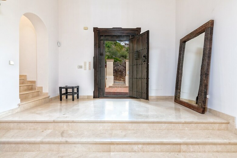 Solaga - Villa Los Monteros