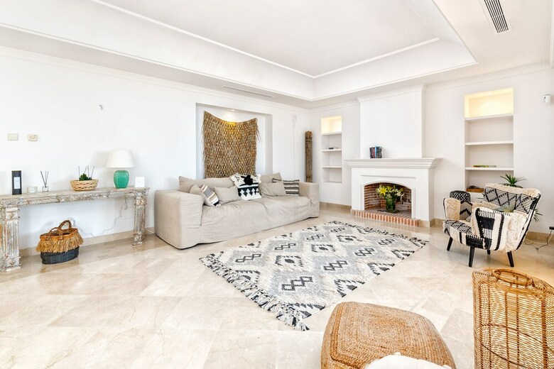 Solaga - Villa Los Monteros