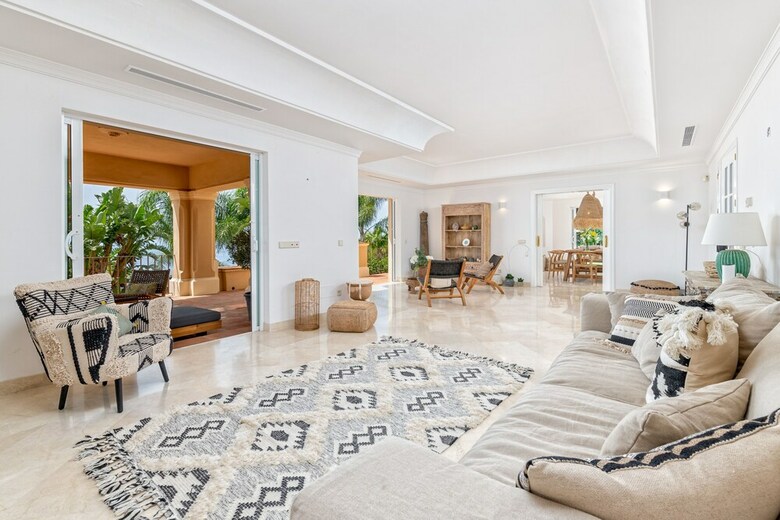 Solaga - Villa Los Monteros