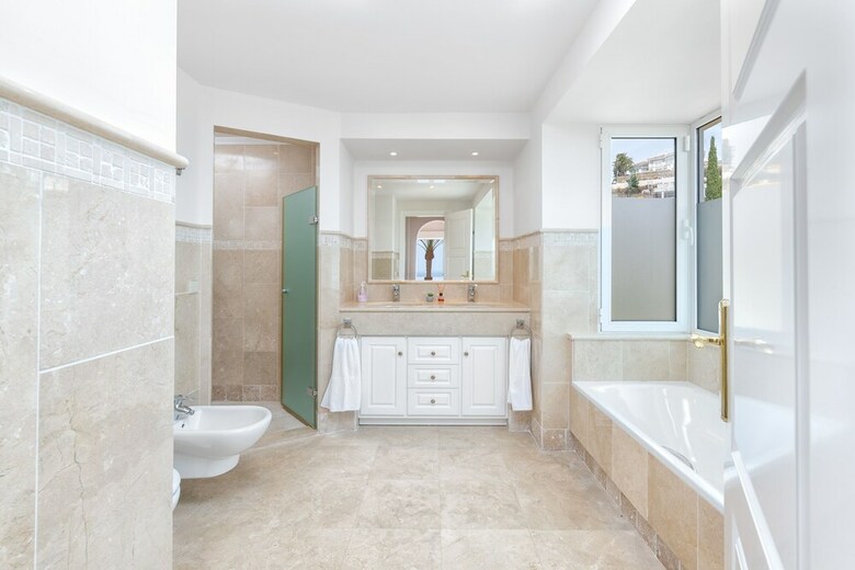 Solaga - Villa Los Monteros