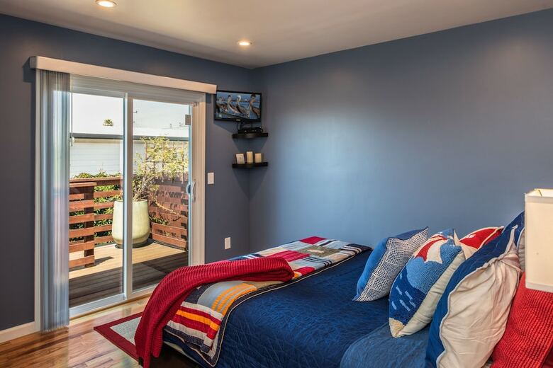 3733 Seaside Retreat