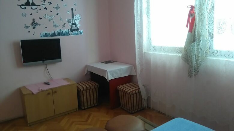 Hostal Apartments & Hostel Zdrava Hrana