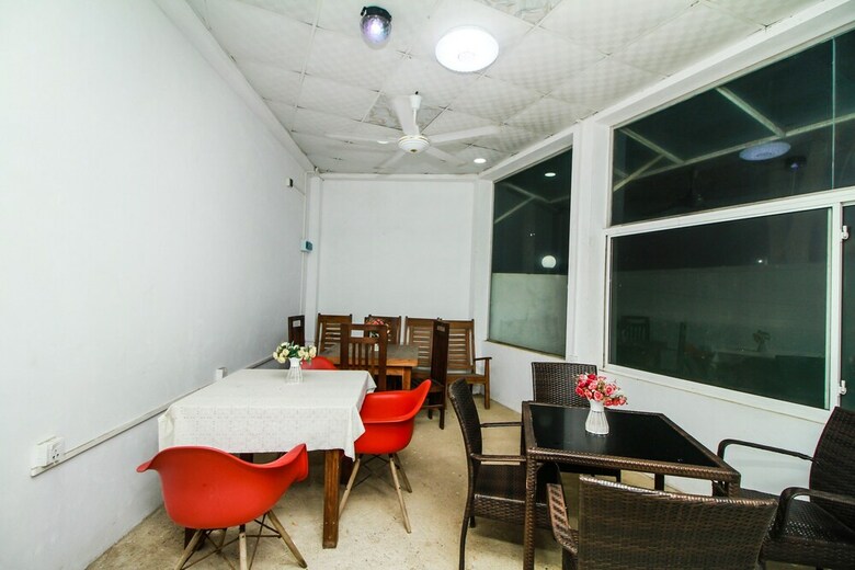 Oyo 282 Ivory Monarch Hotel & Resort
