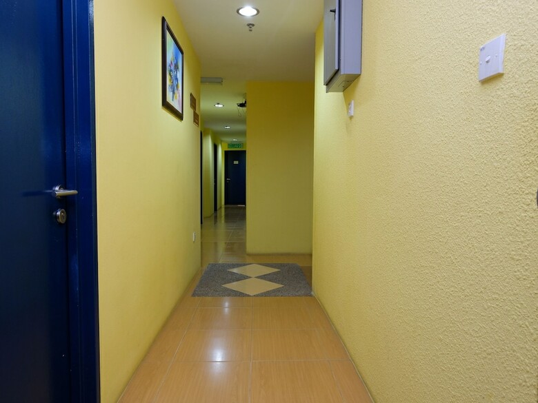 Hotel Oyo 89352 Golden Terminal Lodge