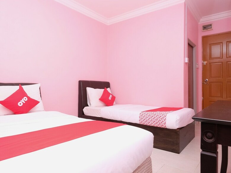 Hotel Oyo 44005 Senangin Resort & Cafe