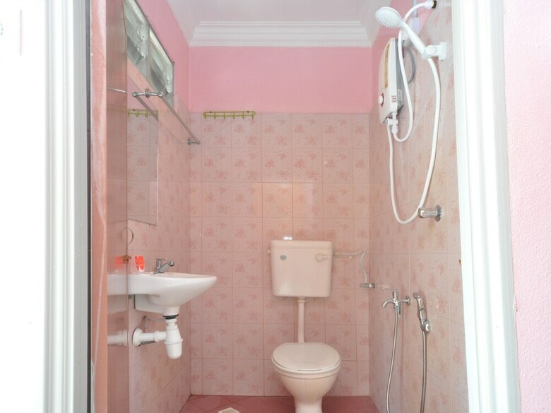 Hotel Oyo 44005 Senangin Resort & Cafe