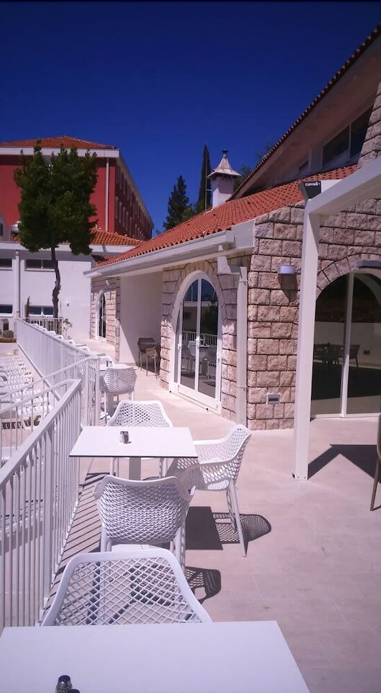 Holiday Park Rooms And Suites Bellevue