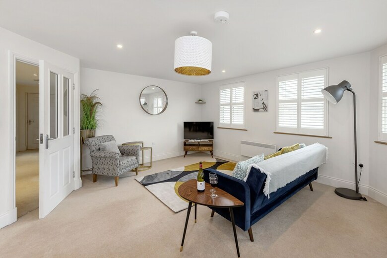 Deluxe Apartment - Central Bath
