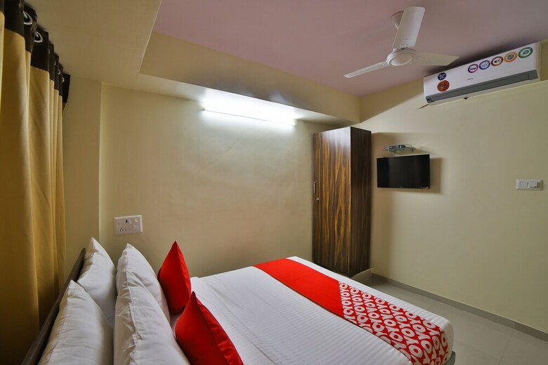 Hotel Oyo Flagship 27974 Madhuram Arcade