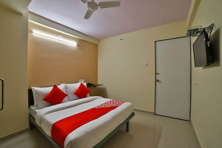 Hotel Oyo Flagship 27974 Madhuram Arcade