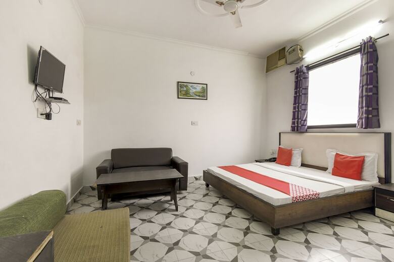 Oyo 46735 Hotel Royal Dreams