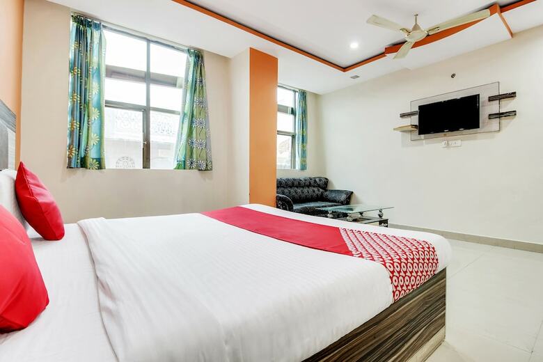 Hotel Oyo 45999 Tulsi Palace