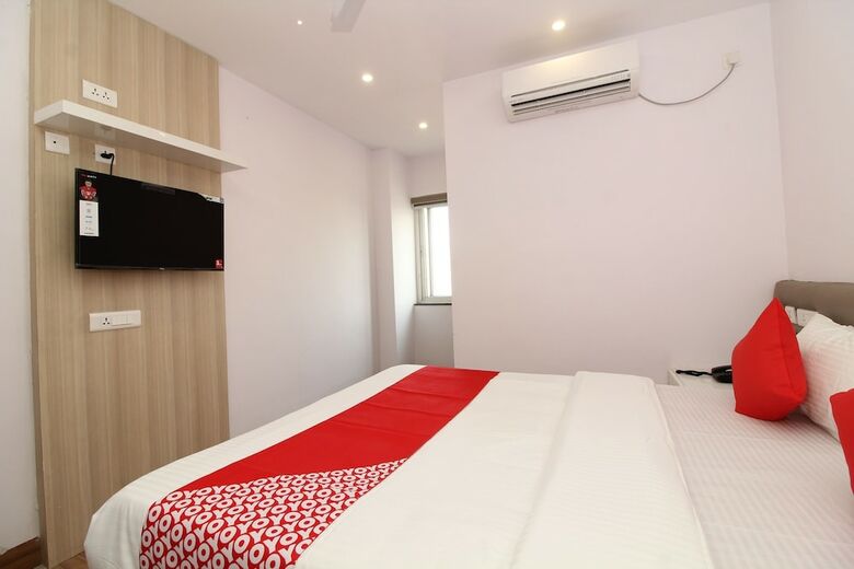 Hotel Oyo 35362 My Place S R Nagar