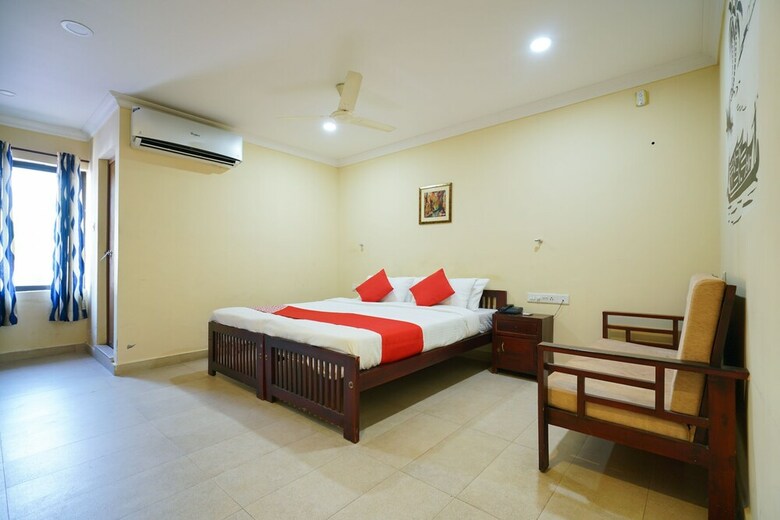 Hotel Oyo 4280 The City Gate Residency