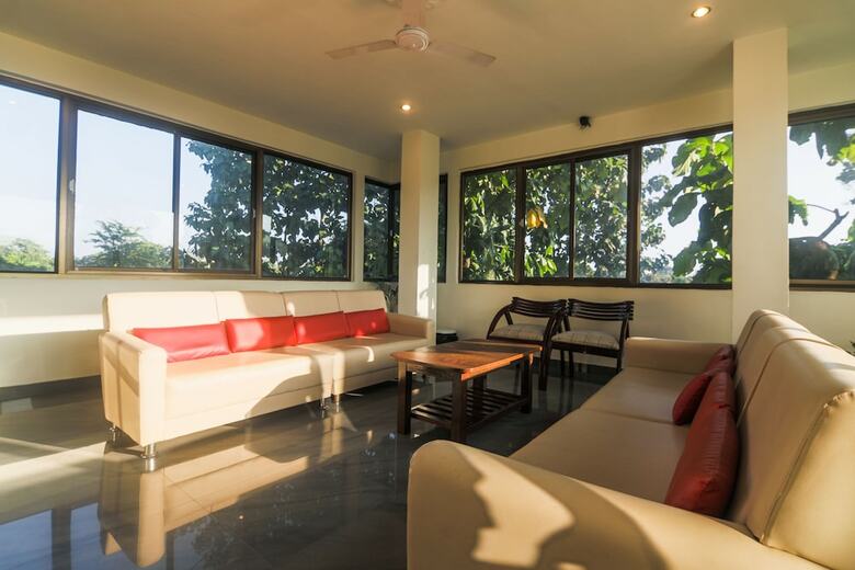 Hotel Oyo 4280 The City Gate Residency