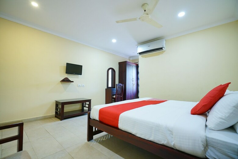 Hotel Oyo 4280 The City Gate Residency