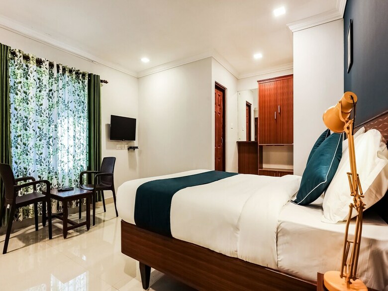 Hotel Silverkey Executive Stays 46147 The Mirage Residency