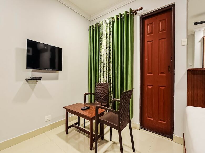 Hotel Silverkey Executive Stays 46147 The Mirage Residency