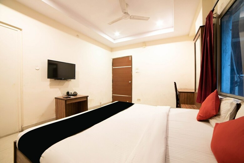Capital O 45597 Hotel Riya Grand