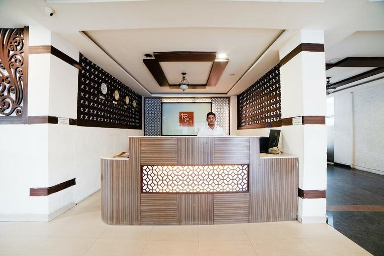 Capital O 45597 Hotel Riya Grand