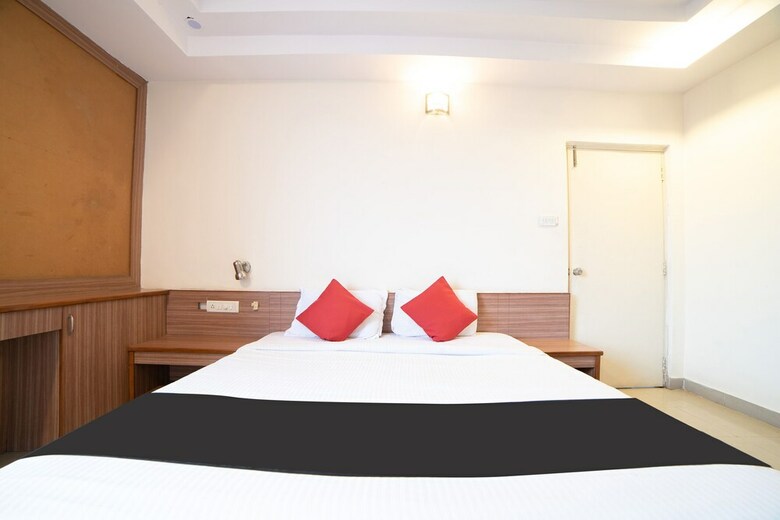 Capital O 45597 Hotel Riya Grand