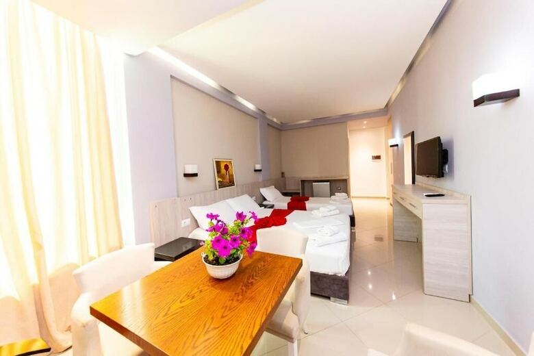 Hotel Dclub Villa Qendra Village