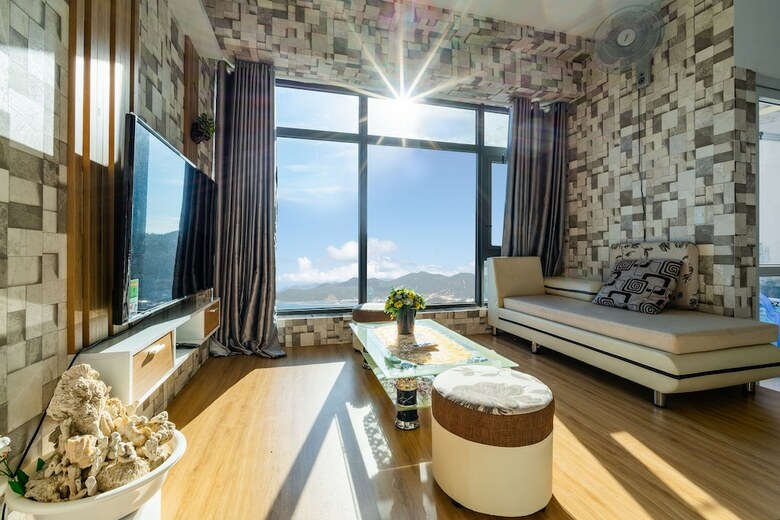 Trangs Beachfront Apartment Nha Trang