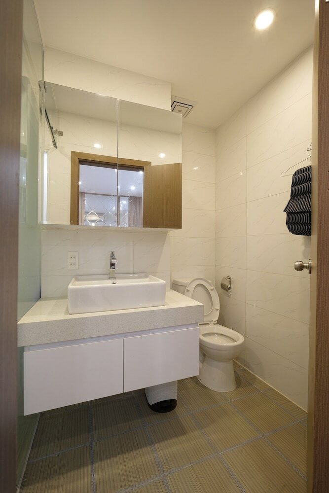 Trangs Beachfront Apartment Nha Trang