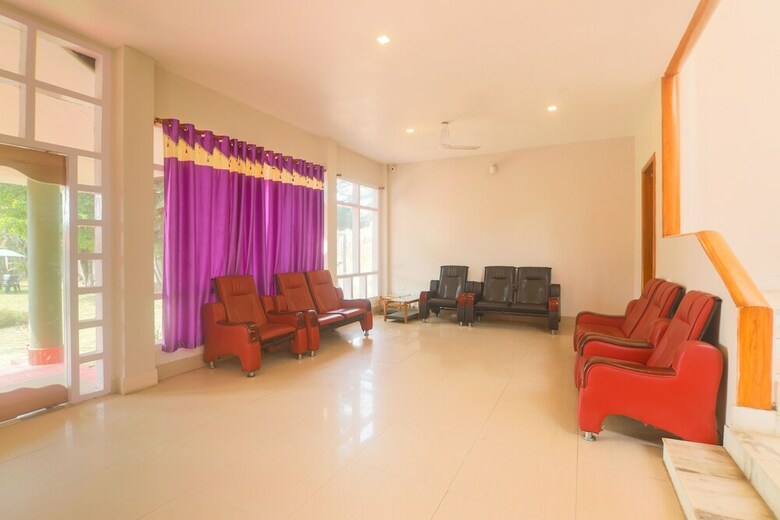Hotel Oyo 29968 D'courtyard Resort