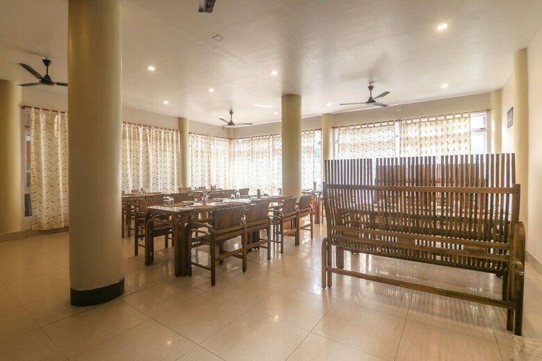 Hotel Oyo 29968 D'courtyard Resort