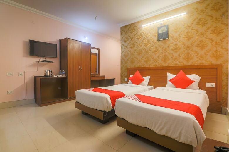 Hotel Oyo 29968 D'courtyard Resort