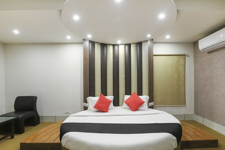 Hotel Capital O 48764 Apple Residency