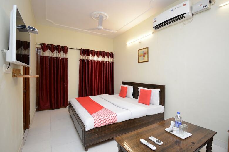 Oyo 4894 Hotel The Diamond Chandigarh