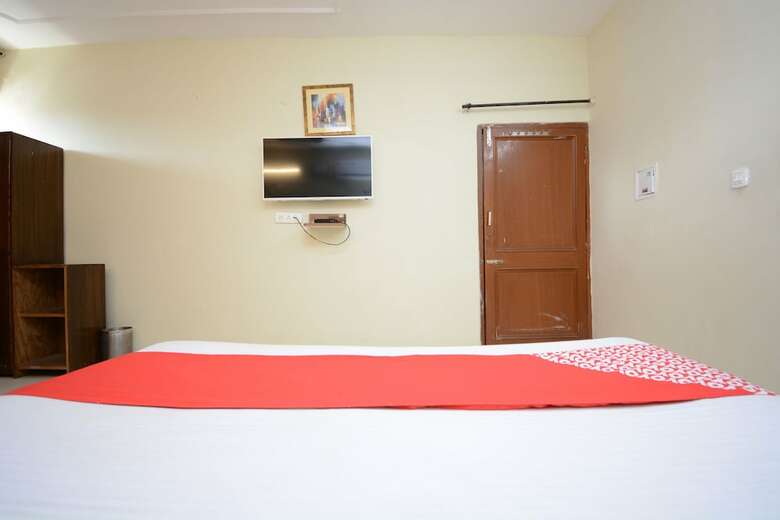 Oyo 4894 Hotel The Diamond Chandigarh