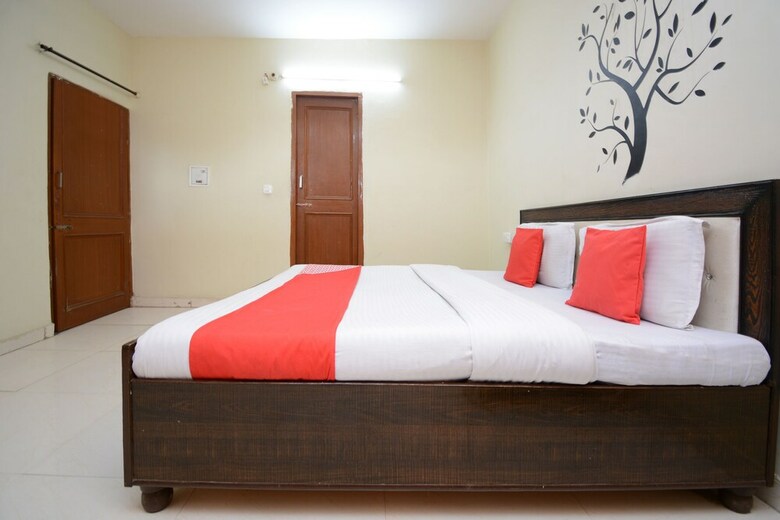 Oyo 4894 Hotel The Diamond Chandigarh
