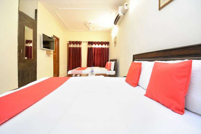 Oyo 4894 Hotel The Diamond Chandigarh