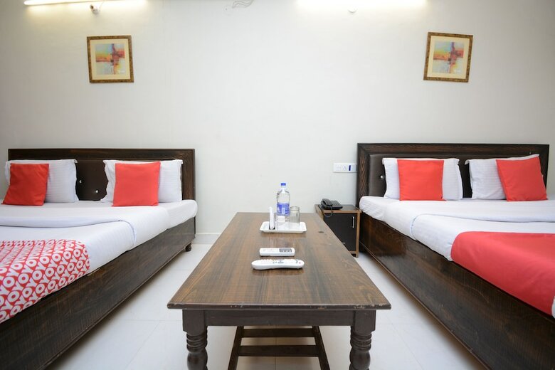 Oyo 4894 Hotel The Diamond Chandigarh