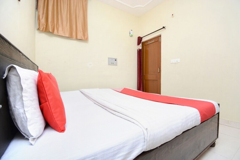 Oyo 4894 Hotel The Diamond Chandigarh