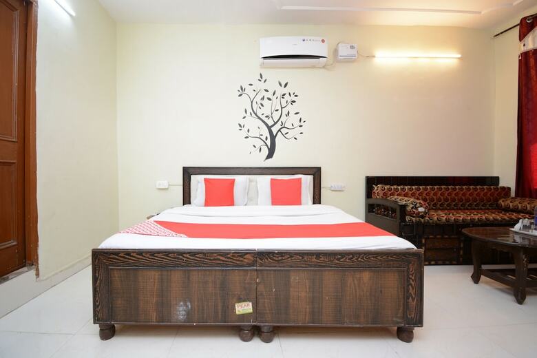 Oyo 4894 Hotel The Diamond Chandigarh