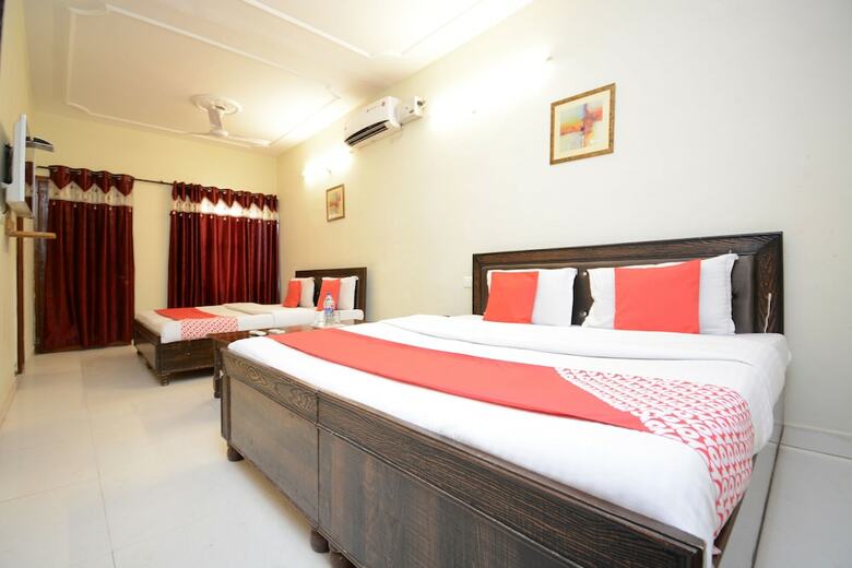 Oyo 4894 Hotel The Diamond Chandigarh