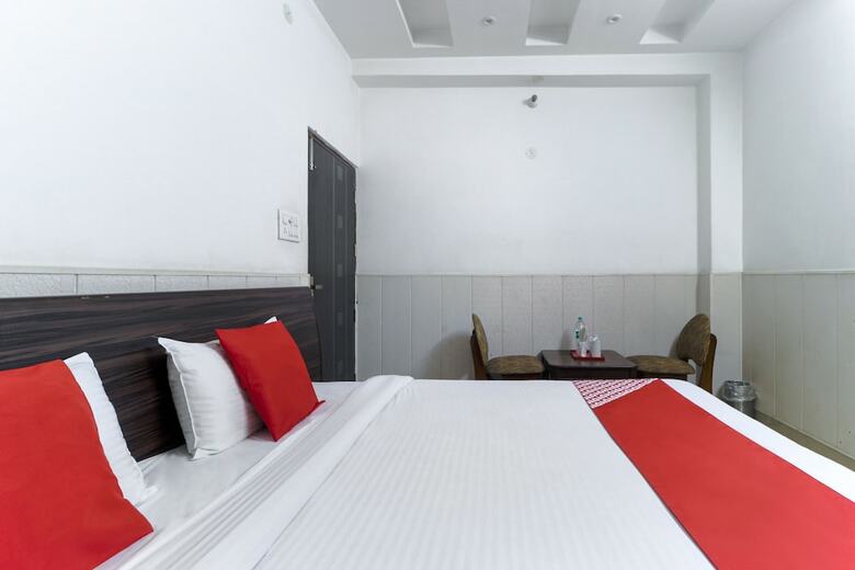 Hotel Oyo 46437 Malik Regency