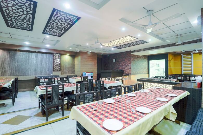 Hotel Oyo 46437 Malik Regency
