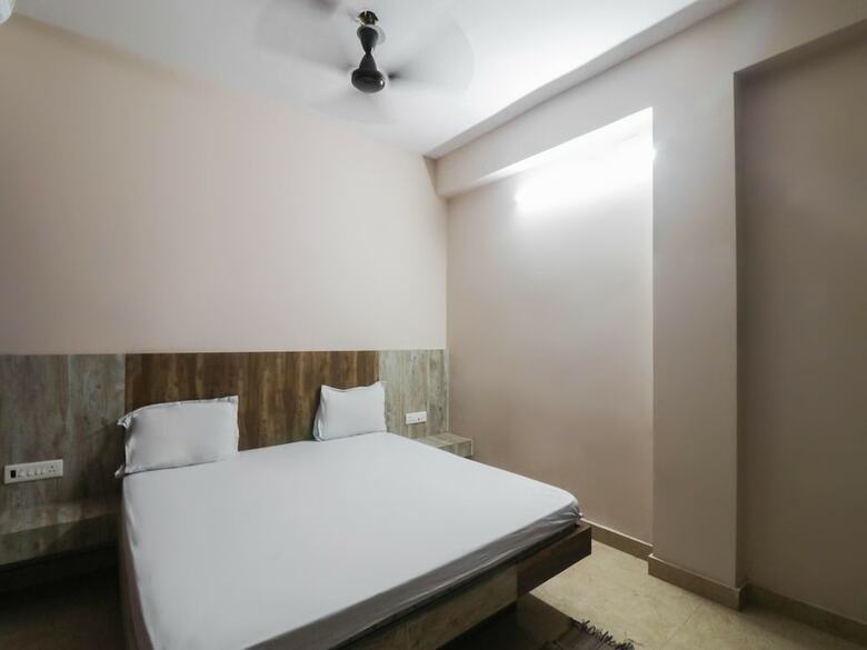 Hotel Spot On 46890 Smile Holiday Inn